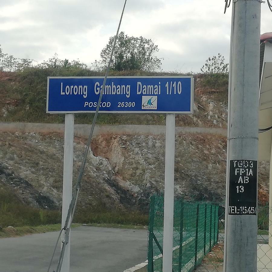Neesa Homestay Bukit Gambang-Muslim Exterior foto